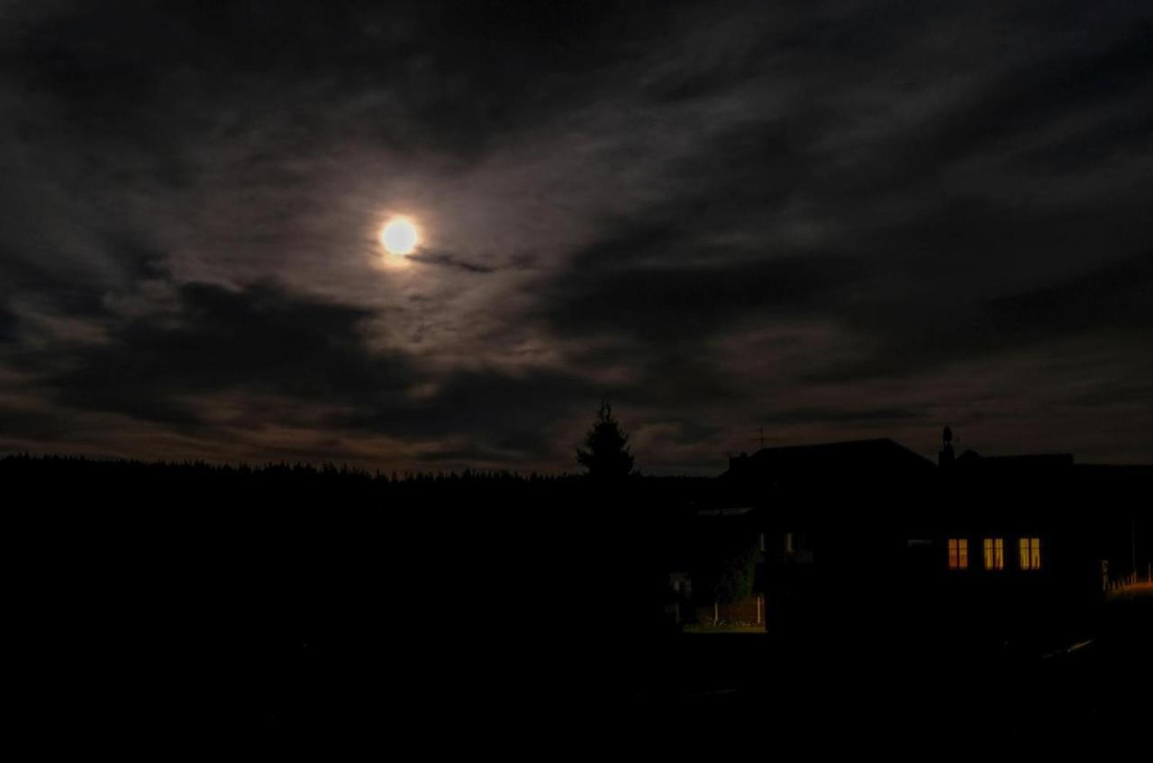 Horska Kvilda - Ubytovani U Chvalu Buitenkant foto