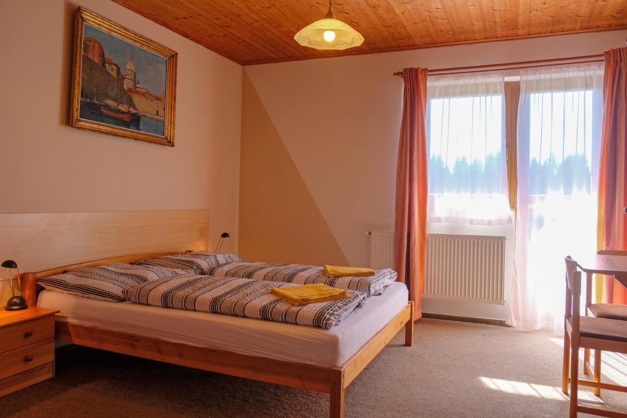 Horska Kvilda - Ubytovani U Chvalu Buitenkant foto