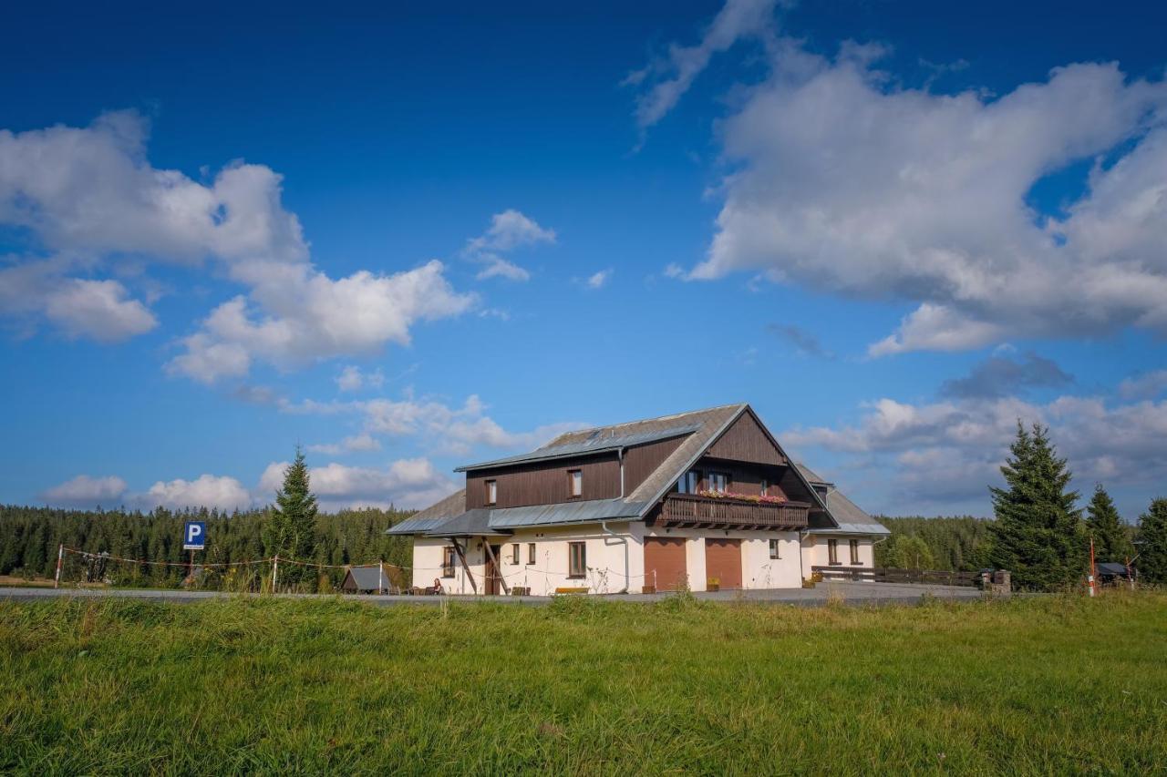 Horska Kvilda - Ubytovani U Chvalu Buitenkant foto
